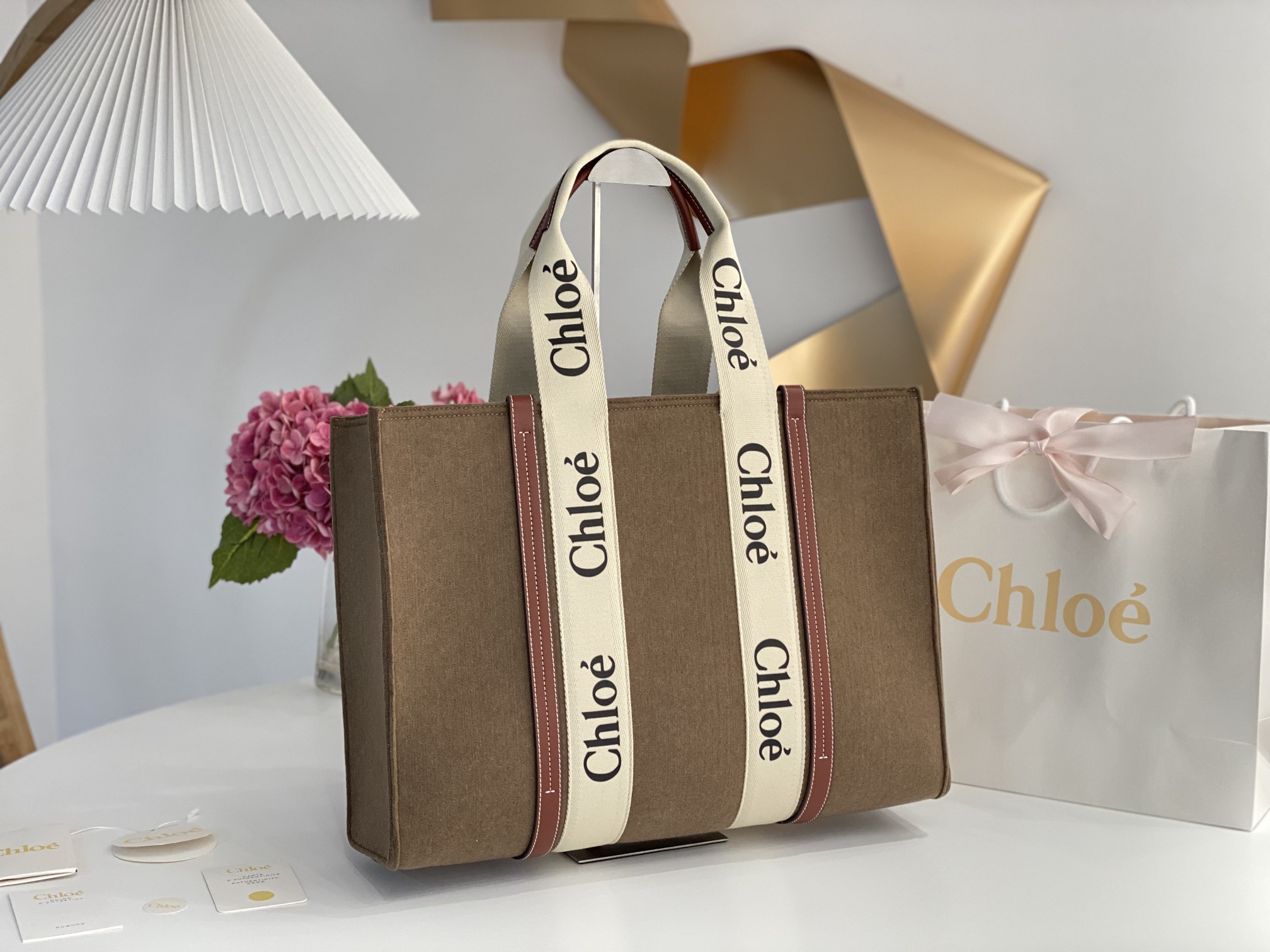 Chloe Large Woody Tote Bag In Linen 